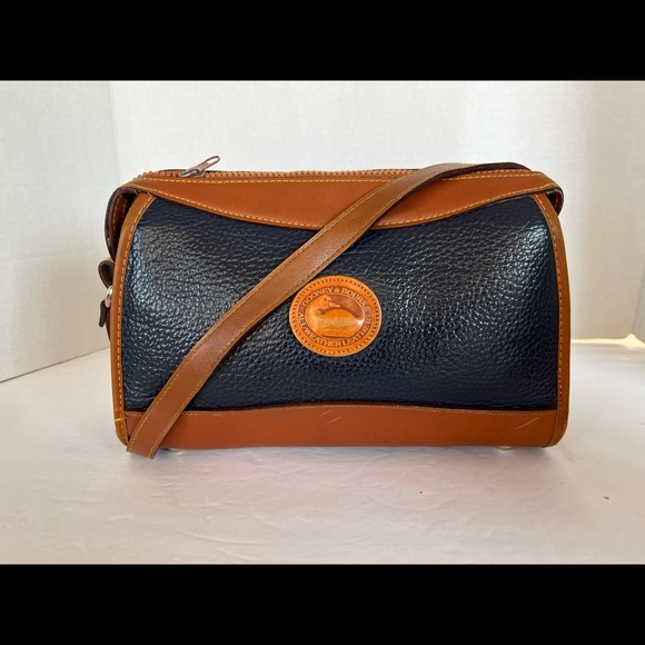 Dooney & Bourke vintage crossbody - Picture 2 of 13